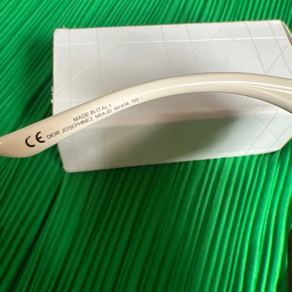 Dior Cream Frame Sunglasses with Brown Gradient Lenses - Picture 5 of 7